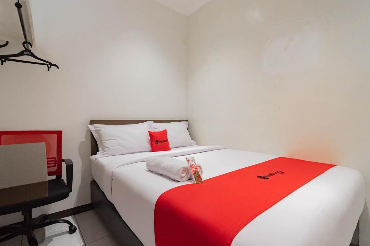Reddoorz Plus @ Pakuan Residence Tajur Богор Екстер'єр фото