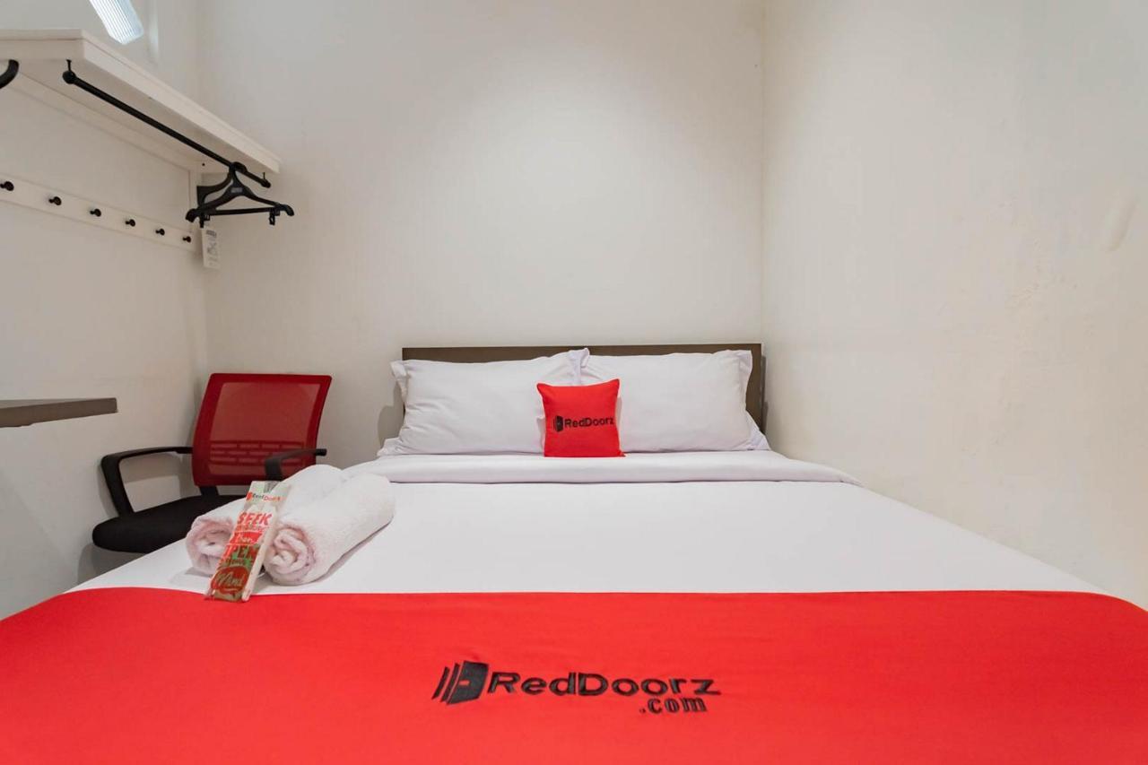 Reddoorz Plus @ Pakuan Residence Tajur Богор Екстер'єр фото