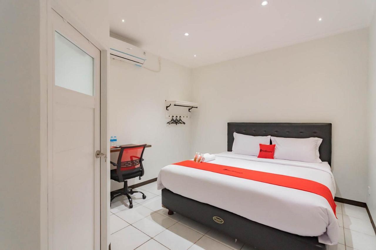 Reddoorz Plus @ Pakuan Residence Tajur Богор Екстер'єр фото