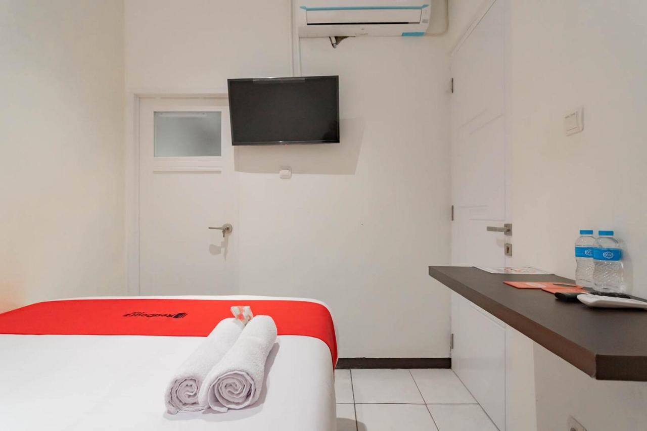 Reddoorz Plus @ Pakuan Residence Tajur Богор Екстер'єр фото
