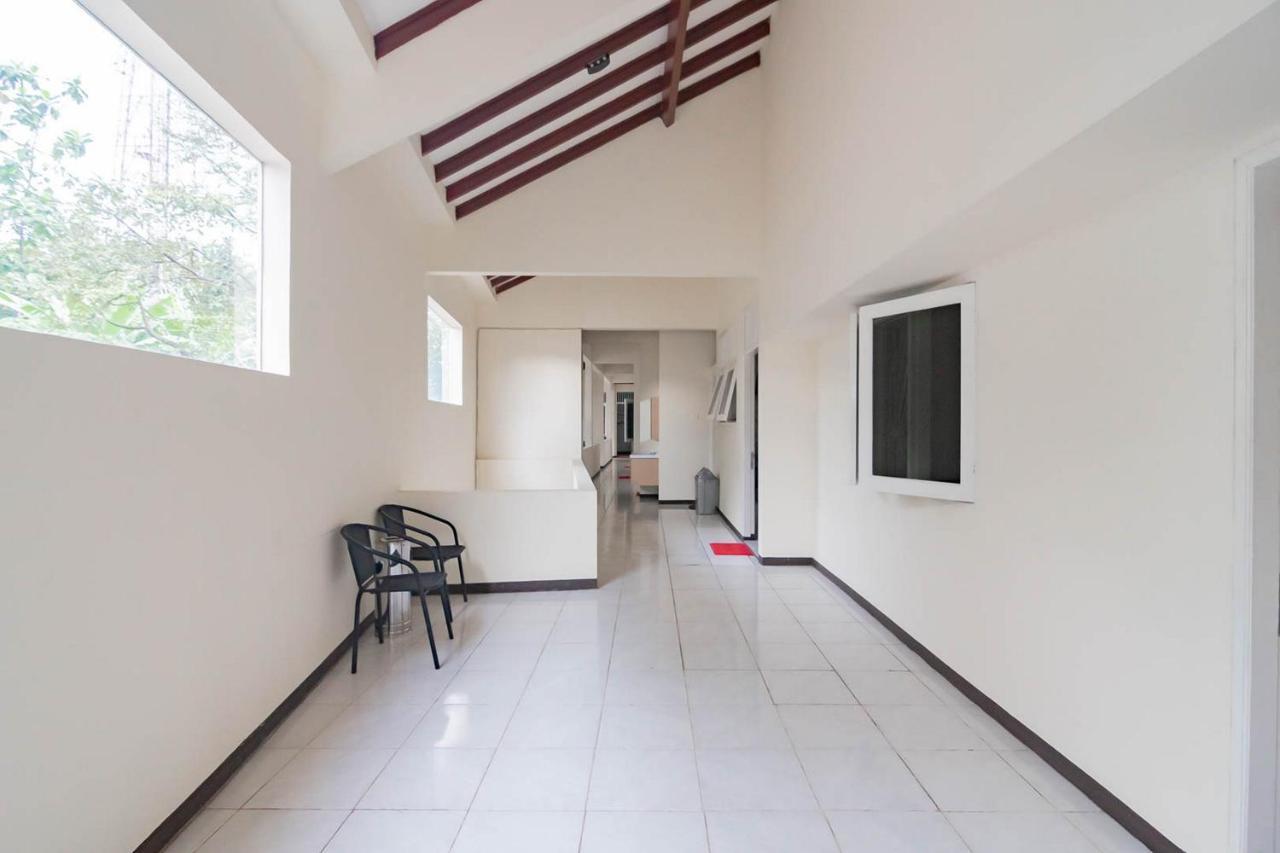 Reddoorz Plus @ Pakuan Residence Tajur Богор Екстер'єр фото